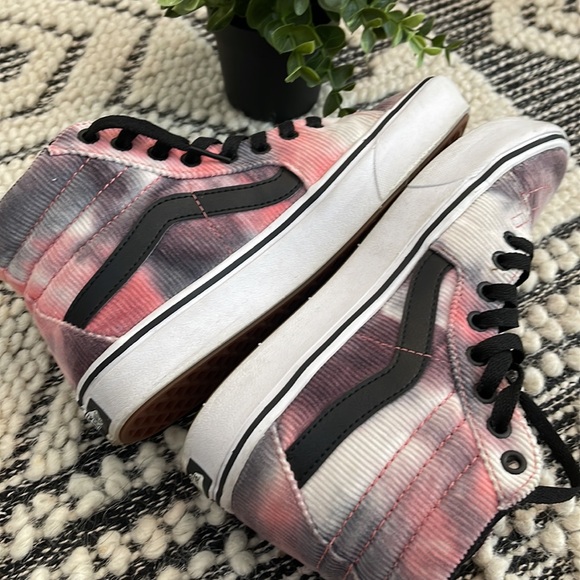 High-Top Vans - Picture 4 of 9